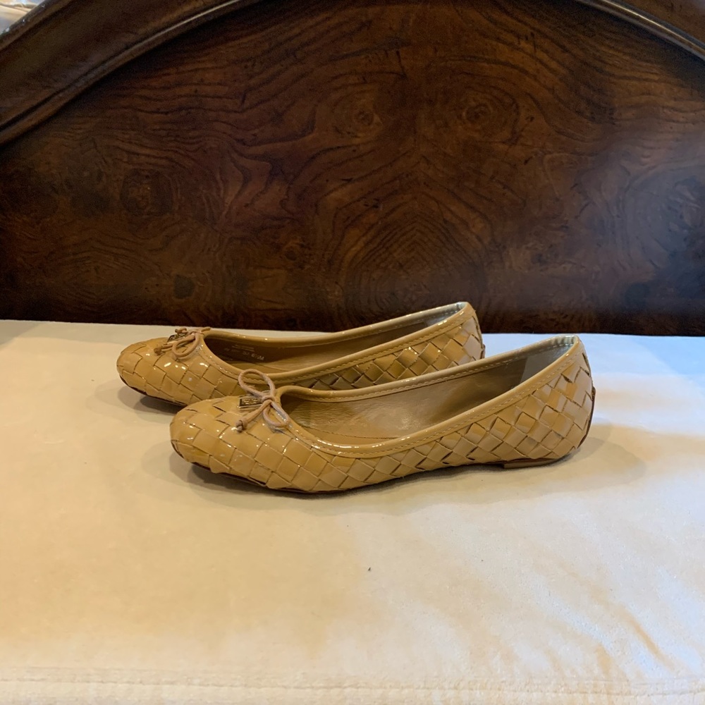 Shoes - Picture 2 of 5